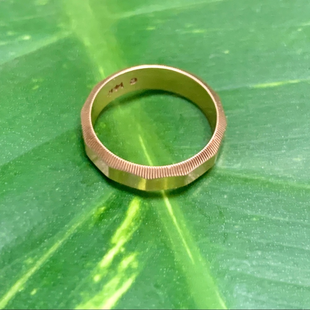 Vintage 14k Gold Band Beveled Ring Stacking - Picture 1 of 2